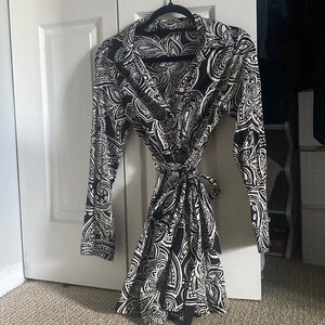 Never worn, doesn’t have any elasticity, think would be better for XS